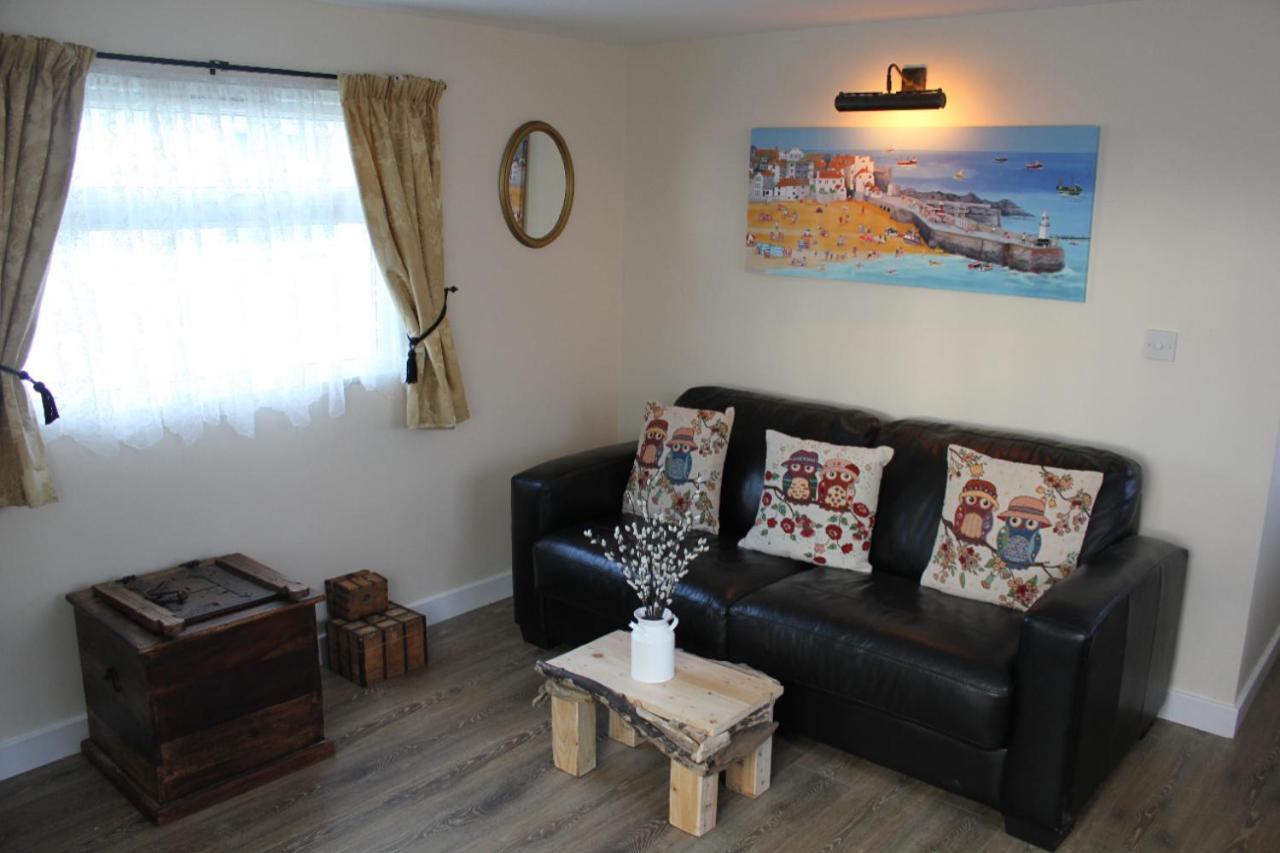 Two Hoots Chalet Mundesley Exterior photo